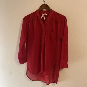 STUDIO SPA red roll tab sleeves hi-low hem semi sheer 1/4 button top S